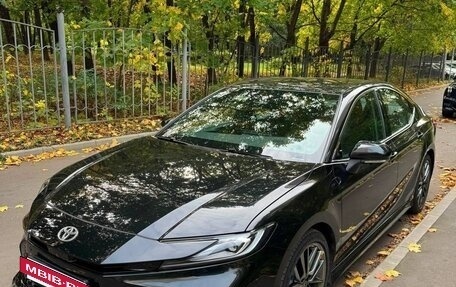 Toyota Camry, 2025 год, 3 990 000 рублей, 2 фотография