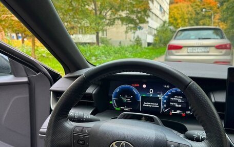 Toyota Camry, 2025 год, 3 990 000 рублей, 9 фотография