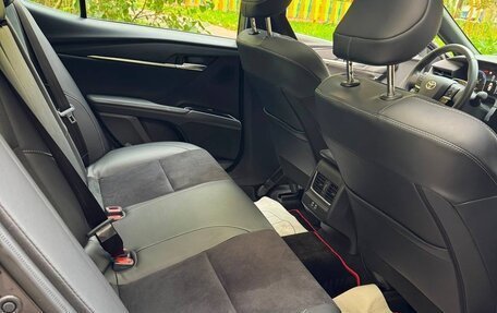 Toyota Camry, 2025 год, 3 990 000 рублей, 7 фотография
