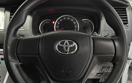 Toyota ISis I, 2014 год, 1 290 000 рублей, 25 фотография