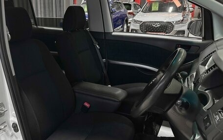 Toyota ISis I, 2014 год, 1 290 000 рублей, 11 фотография