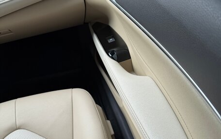Toyota Camry, 2021 год, 4 200 000 рублей, 14 фотография