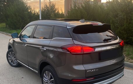 Geely Atlas, 2024 год, 2 350 000 рублей, 4 фотография
