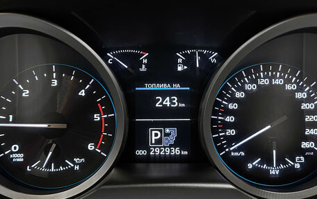 Toyota Land Cruiser 200, 2014 год, 3 967 000 рублей, 21 фотография
