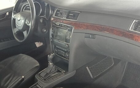 Skoda Superb III рестайлинг, 2013 год, 900 000 рублей, 4 фотография