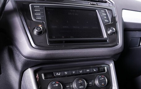 Volkswagen Tiguan II, 2017 год, 2 390 000 рублей, 10 фотография
