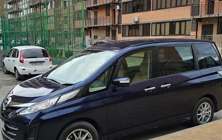 Mazda Biante, 2010 год, 800 000 рублей, 2 фотография