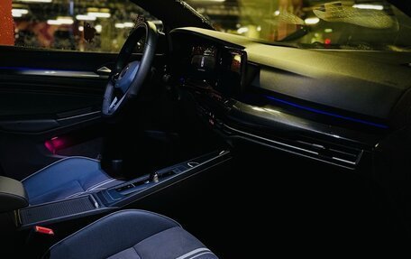 Volkswagen Golf VIII, 2022 год, 1 900 000 рублей, 10 фотография