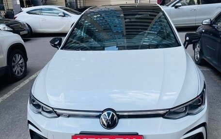 Volkswagen Golf VIII, 2022 год, 1 900 000 рублей, 3 фотография