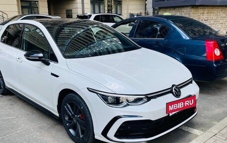 Volkswagen Golf VIII, 2022 год, 1 900 000 рублей, 2 фотография