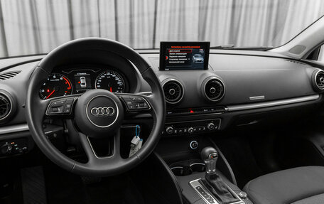 Audi A3, 2019 год, 2 390 000 рублей, 10 фотография