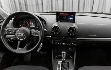 Audi A3, 2019 год, 2 390 000 рублей, 11 фотография