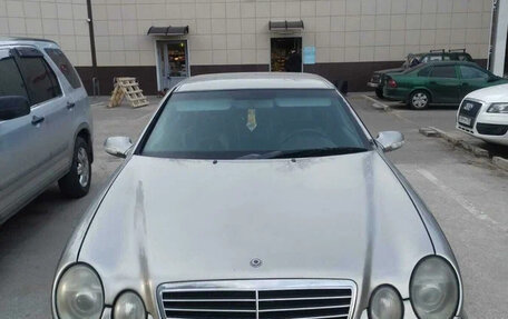 Mercedes-Benz CLK-Класс, 2000 год, 400 000 рублей, 1 фотография