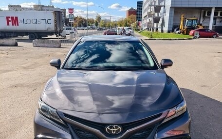 Toyota Camry, 2022 год, 3 750 000 рублей, 1 фотография