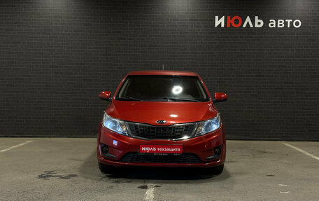 KIA Rio III рестайлинг, 2013 год, 880 000 рублей, 2 фотография