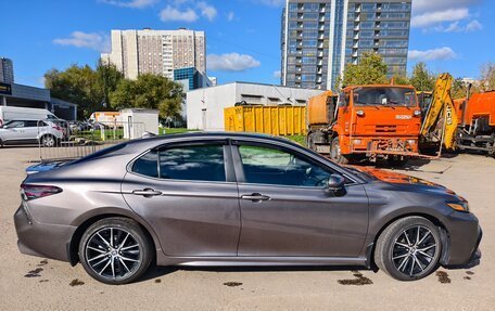 Toyota Camry, 2022 год, 3 750 000 рублей, 4 фотография