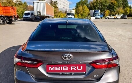 Toyota Camry, 2022 год, 3 750 000 рублей, 2 фотография