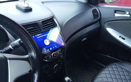 Hyundai Solaris II рестайлинг, 2012 год, 600 000 рублей, 5 фотография