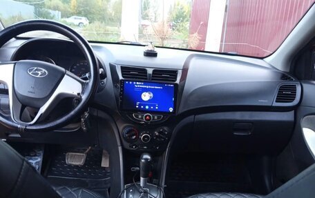 Hyundai Solaris II рестайлинг, 2012 год, 600 000 рублей, 12 фотография