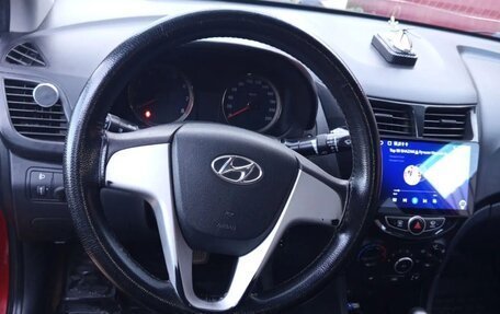 Hyundai Solaris II рестайлинг, 2012 год, 600 000 рублей, 11 фотография