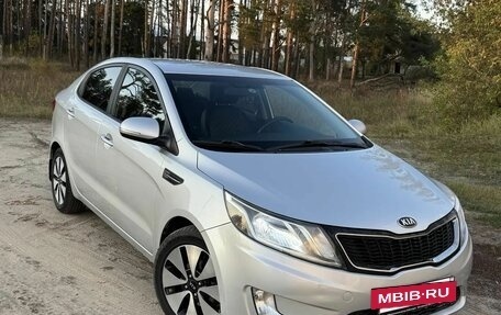 KIA Rio III рестайлинг, 2013 год, 750 000 рублей, 2 фотография