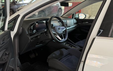 Volkswagen Golf VIII, 2020 год, 2 800 000 рублей, 6 фотография