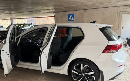Volkswagen Golf VIII, 2020 год, 2 800 000 рублей, 17 фотография
