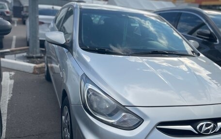 Hyundai Solaris II рестайлинг, 2012 год, 800 000 рублей, 8 фотография