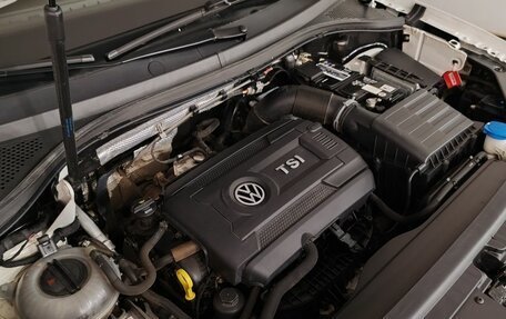 Volkswagen Tiguan II, 2017 год, 2 400 000 рублей, 23 фотография
