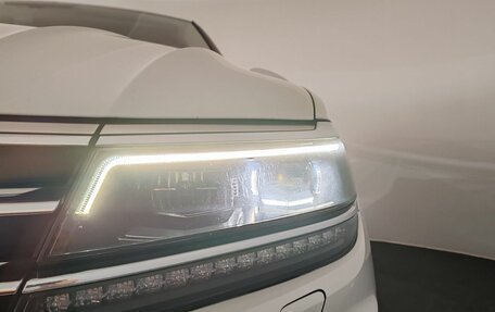 Volkswagen Tiguan II, 2017 год, 2 400 000 рублей, 26 фотография