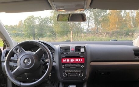 Volkswagen Jetta VI, 2010 год, 630 000 рублей, 13 фотография
