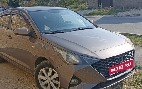 Hyundai Solaris II рестайлинг, 2020 год, 990 000 рублей, 1 фотография