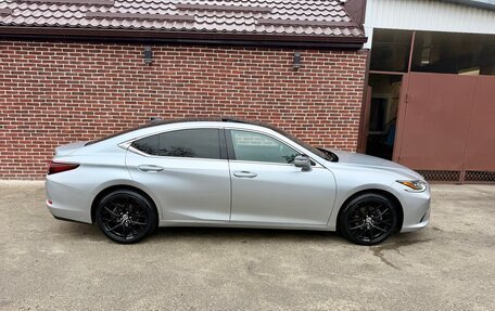 Lexus ES VII, 2022 год, 3 990 000 рублей, 5 фотография