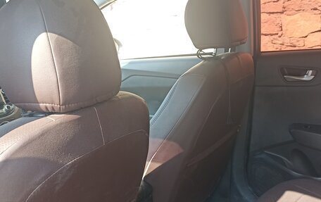 Hyundai Solaris II рестайлинг, 2020 год, 990 000 рублей, 5 фотография