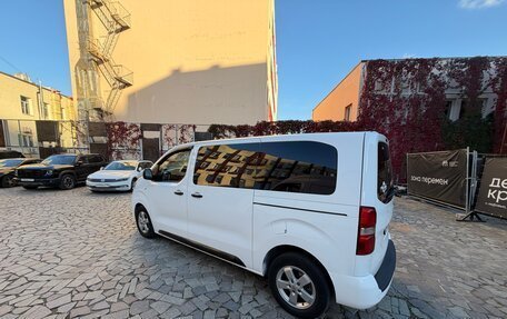 Peugeot Traveller I, 2018 год, 1 999 000 рублей, 2 фотография