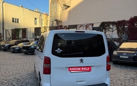 Peugeot Traveller I, 2018 год, 1 999 000 рублей, 3 фотография