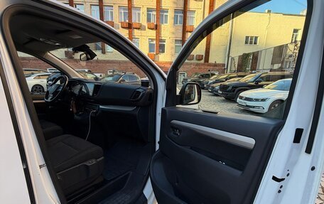 Peugeot Traveller I, 2018 год, 1 999 000 рублей, 8 фотография