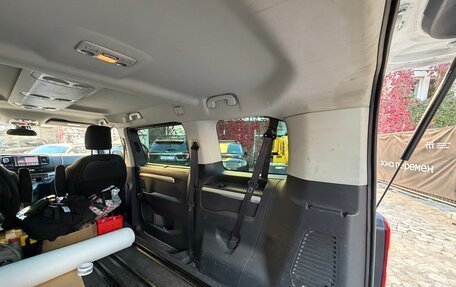 Peugeot Traveller I, 2018 год, 1 999 000 рублей, 17 фотография