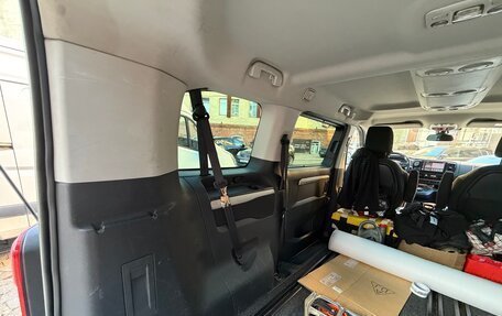 Peugeot Traveller I, 2018 год, 1 999 000 рублей, 18 фотография