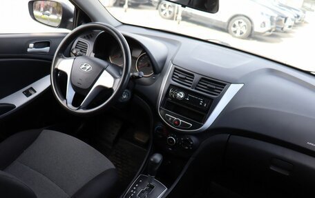 Hyundai Solaris II рестайлинг, 2011 год, 750 000 рублей, 12 фотография