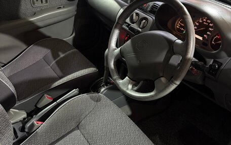 Nissan March II, 2001 год, 300 000 рублей, 4 фотография
