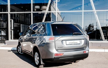 Mitsubishi Outlander III рестайлинг 3, 2013 год, 1 300 000 рублей, 6 фотография