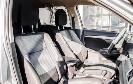 Mitsubishi Outlander III рестайлинг 3, 2013 год, 1 300 000 рублей, 11 фотография