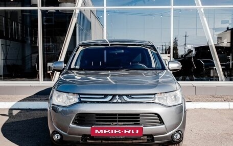 Mitsubishi Outlander III рестайлинг 3, 2013 год, 1 300 000 рублей, 3 фотография