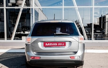 Mitsubishi Outlander III рестайлинг 3, 2013 год, 1 300 000 рублей, 4 фотография