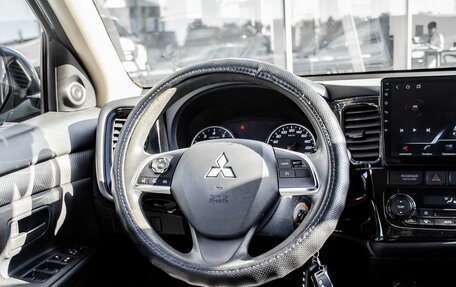 Mitsubishi Outlander III рестайлинг 3, 2013 год, 1 300 000 рублей, 14 фотография
