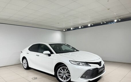 Toyota Camry, 2018 год, 2 790 000 рублей, 3 фотография