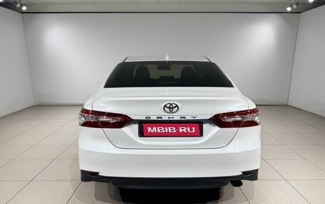 Toyota Camry, 2018 год, 2 790 000 рублей, 6 фотография