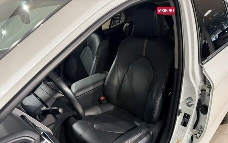 Toyota Camry, 2018 год, 2 790 000 рублей, 13 фотография