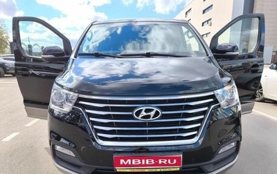 Hyundai Grand Starex Grand Starex I рестайлинг 2, 2019 год, 3 950 000 рублей, 1 фотография